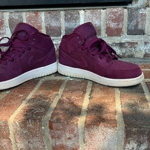 Jordans youth 4 burgundy